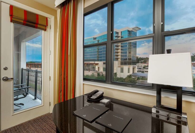 فندق Hilton Promenade At Branson Landing