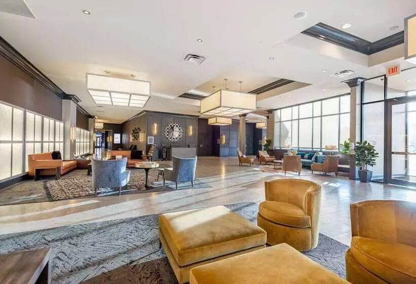 هتل Hilton Promenade At Branson Landing