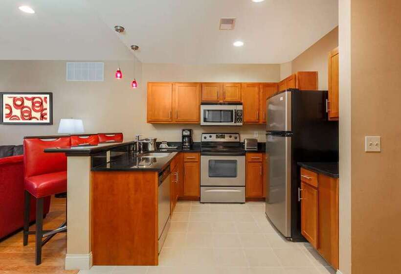 فندق Hilton Promenade At Branson Landing