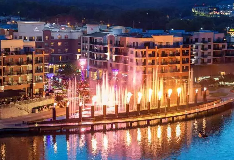 هتل Hilton Promenade At Branson Landing
