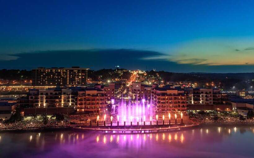 فندق Hilton Promenade At Branson Landing