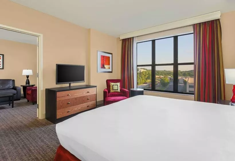 Hotelli Hilton Promenade At Branson Landing