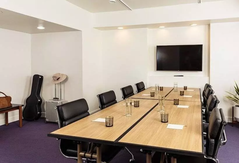 June West La, A Member Of Design Hotels