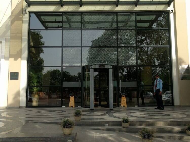 Hotel Lemon Tree Premier City Center