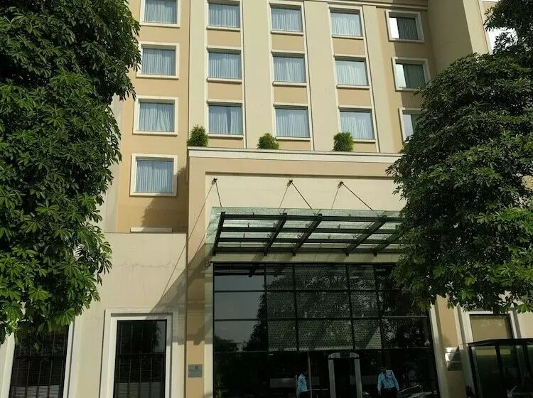Hotel Lemon Tree Premier City Center