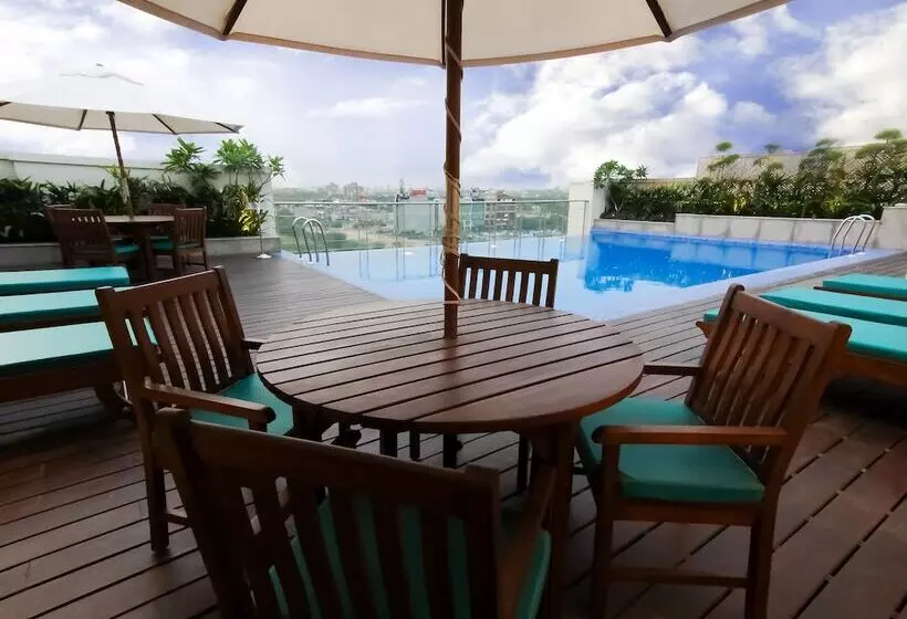 Hotel Lemon Tree Premier City Center