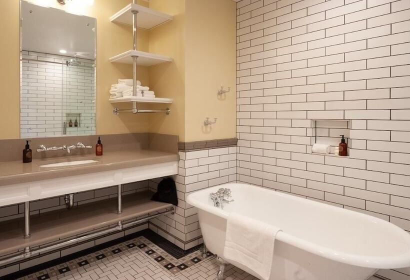 בית מלון כפרי Mammoth Hot Springs & Cabins   Inside The Park