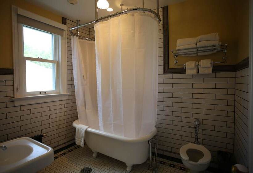 בית מלון כפרי Mammoth Hot Springs & Cabins   Inside The Park