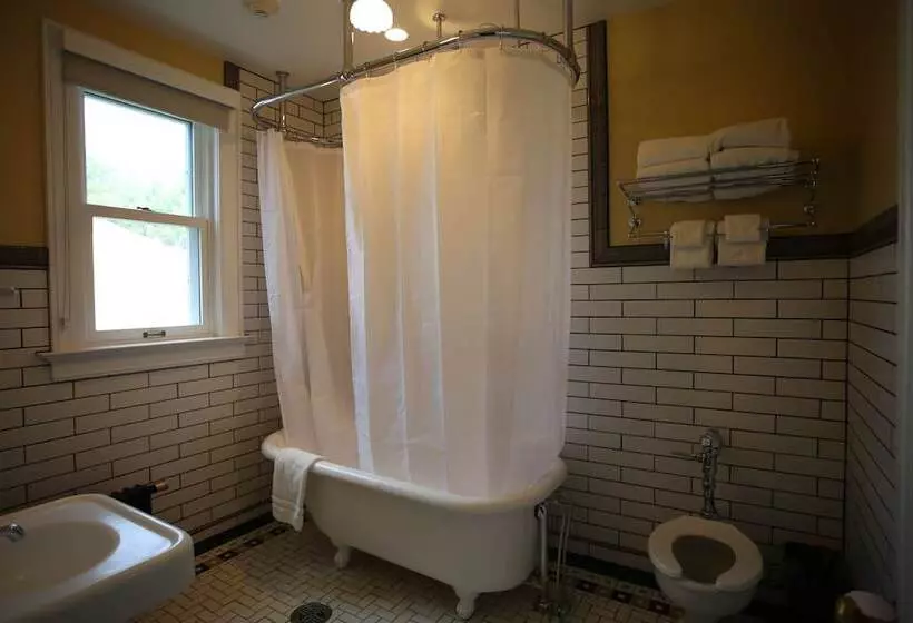 ホテル Mammoth Hot Springs & Cabins Inside The Park