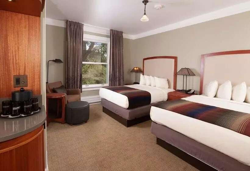 ホテル Mammoth Hot Springs & Cabins Inside The Park