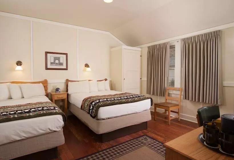 ホテル Mammoth Hot Springs & Cabins Inside The Park