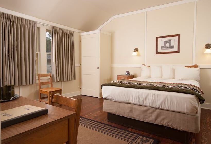 בית מלון כפרי Mammoth Hot Springs & Cabins   Inside The Park