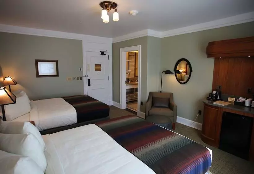 ホテル Mammoth Hot Springs & Cabins Inside The Park