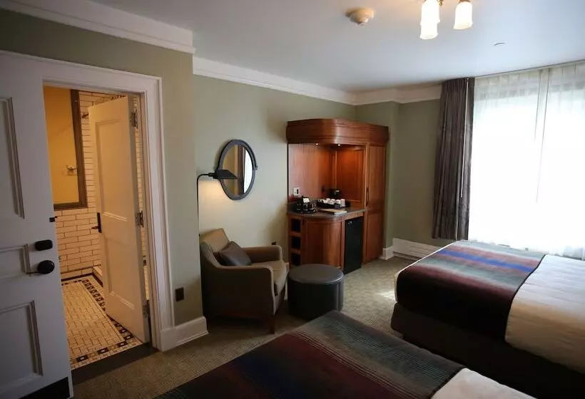 ホテル Mammoth Hot Springs & Cabins Inside The Park