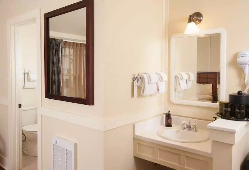 ホテル Mammoth Hot Springs & Cabins Inside The Park