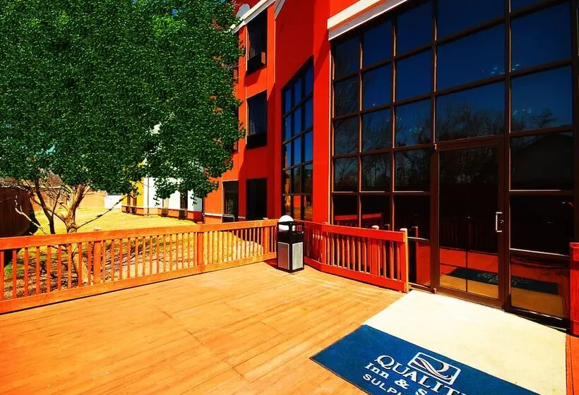 호텔 Quality Suites