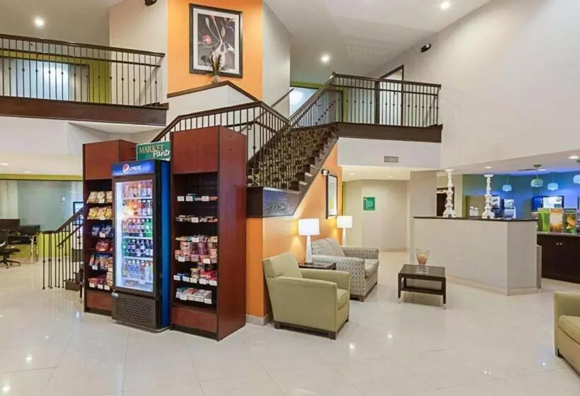 호텔 Quality Suites