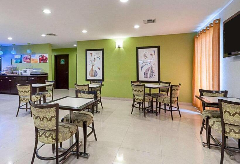 בית מלון כפרי Quality Suites