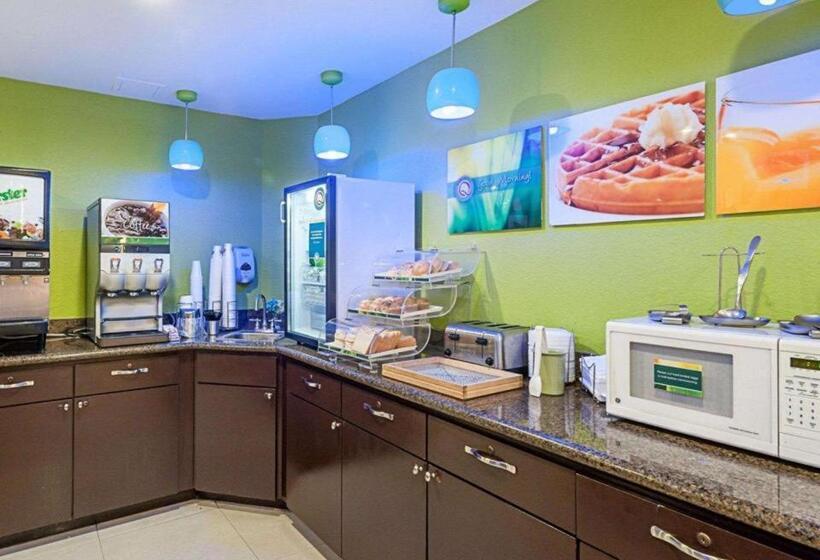 בית מלון כפרי Quality Suites