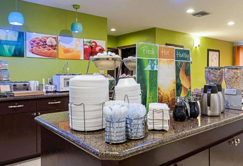 בית מלון כפרי Quality Suites