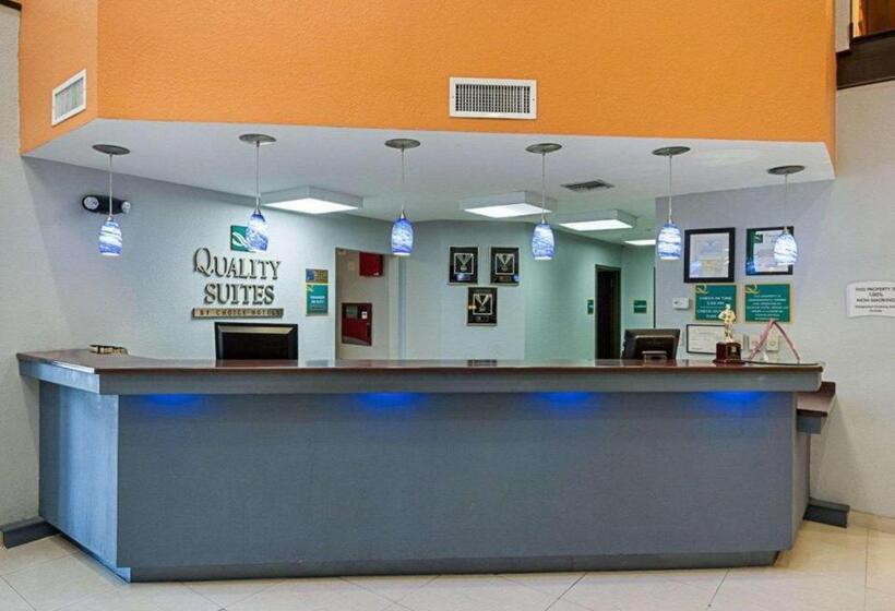 בית מלון כפרי Quality Suites