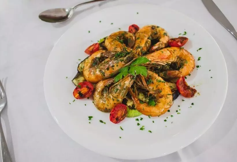 فندق Ramada By Wyndham Porto Seguro Praia