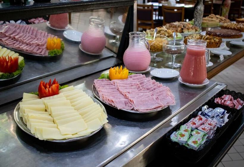 هتل Ramada By Wyndham Porto Seguro Praia