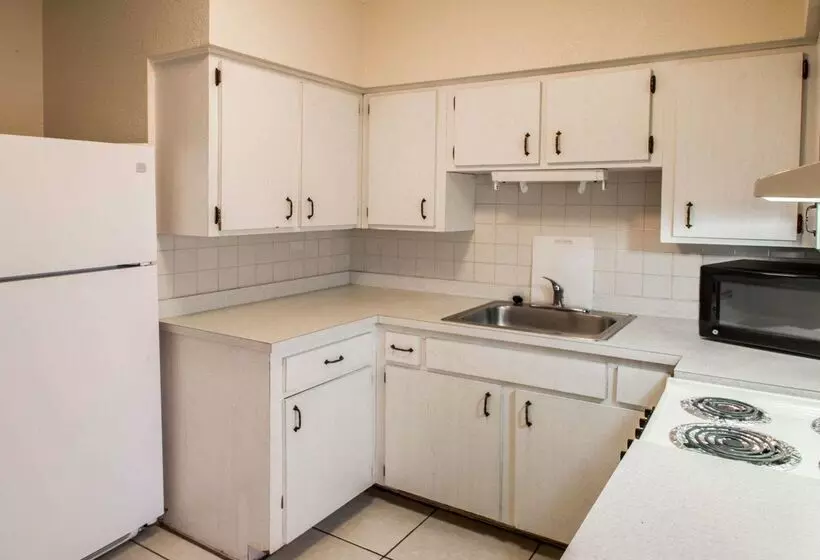 Отель Rodeway Inn Fort Pierce Us Highway 1