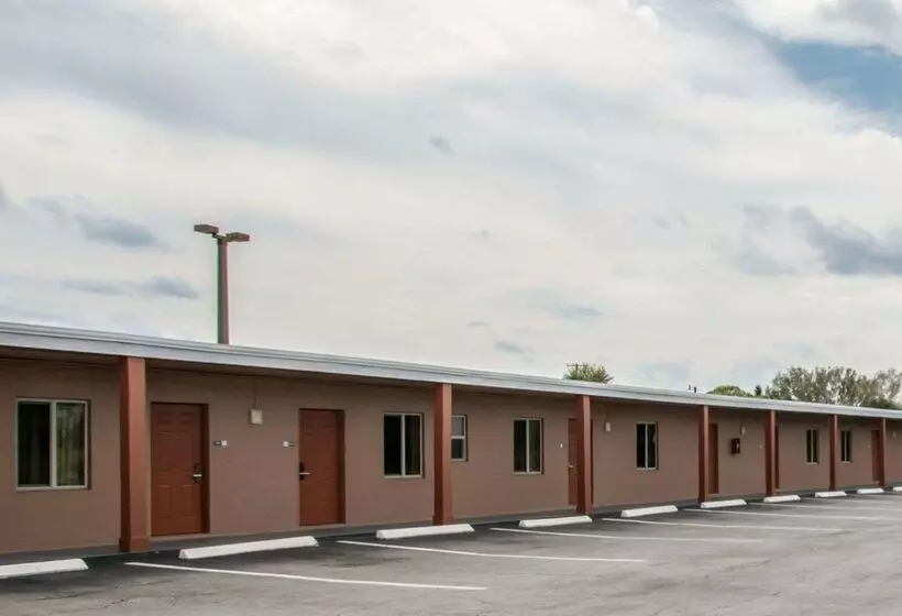 Отель Rodeway Inn Fort Pierce Us Highway 1