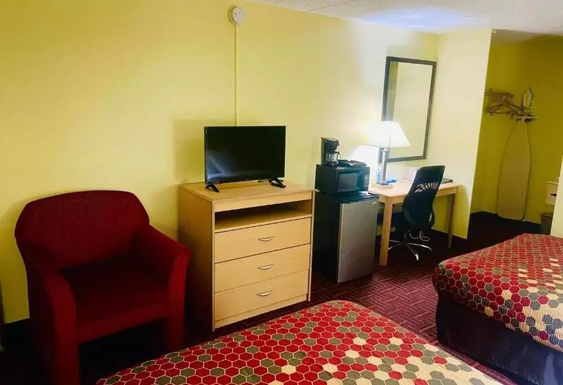 Отель Super 8 By Wyndham Gloucester