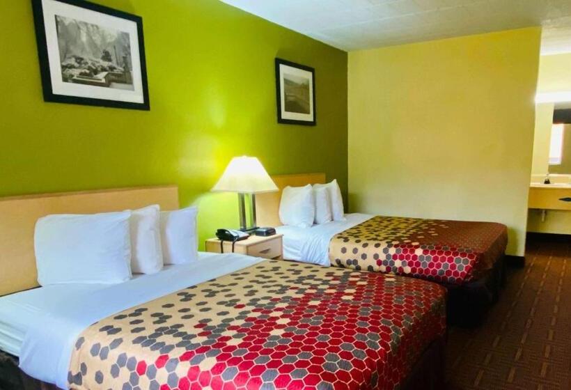 בית מלון כפרי Super 8 By Wyndham Gloucester