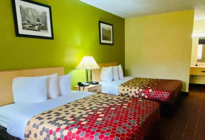 Отель Super 8 By Wyndham Gloucester