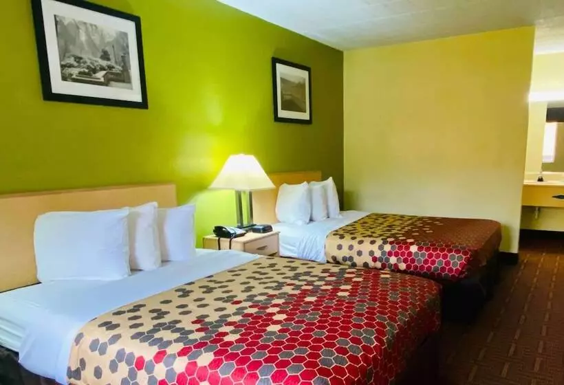 Отель Super 8 By Wyndham Gloucester