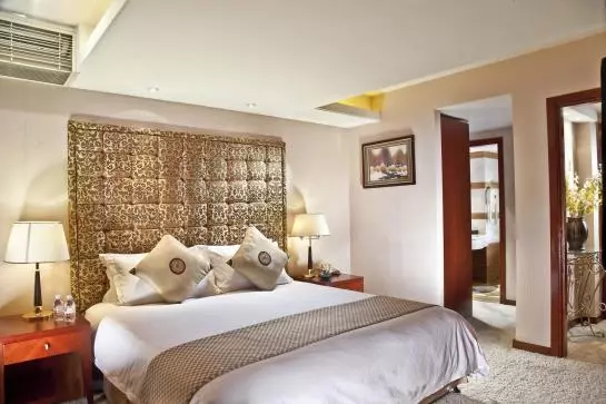 호텔 Yalong International