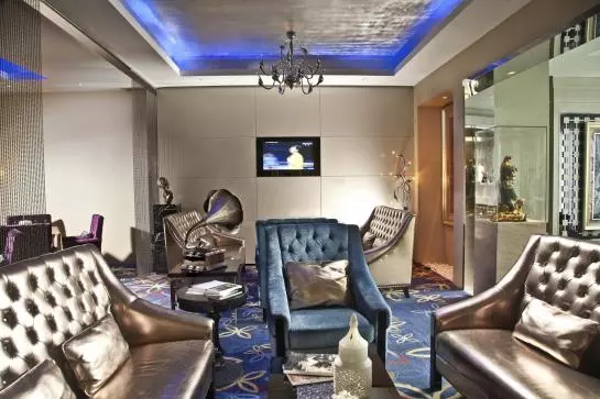 호텔 Yalong International