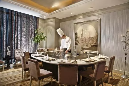 호텔 Yalong International