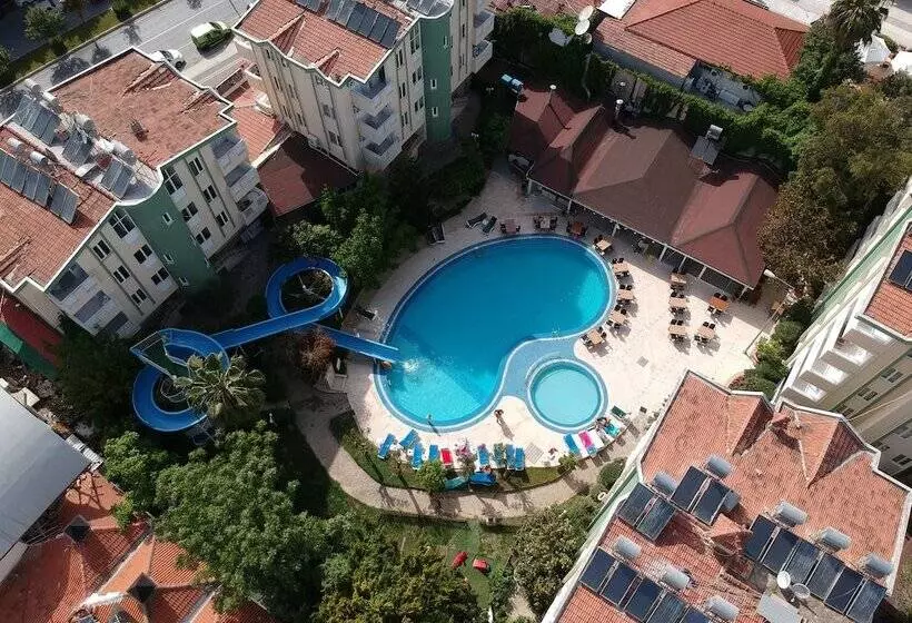 Melissa Garden Apart