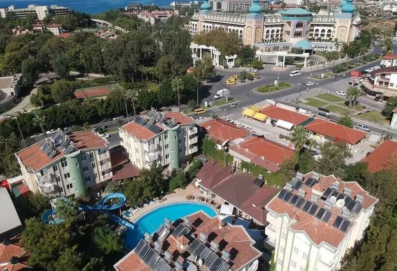 Melissa Garden Apart