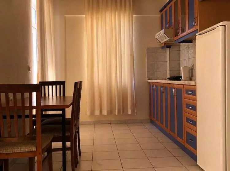 Melissa Garden Apart