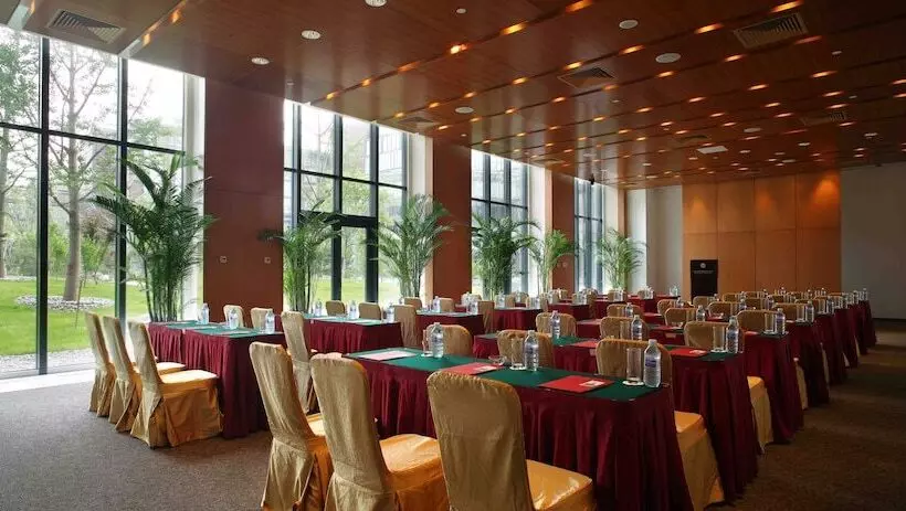 The Lake View Hotel Beijing