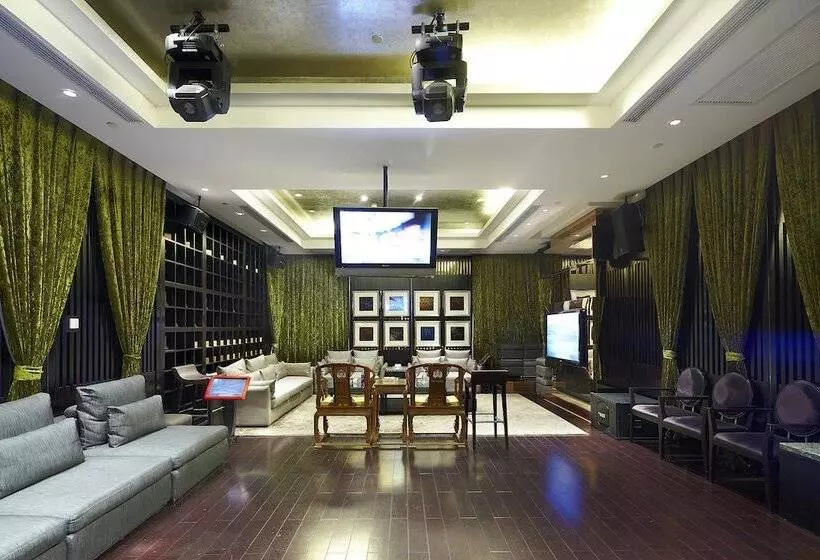 The Lake View Hotel Beijing