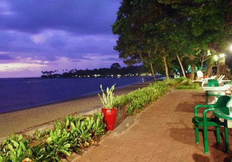 ホテル Aruna Senggigi