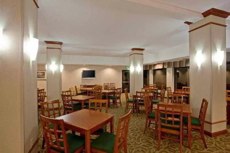 酒店 Best Western Valencia/six Flags Inn & Suites