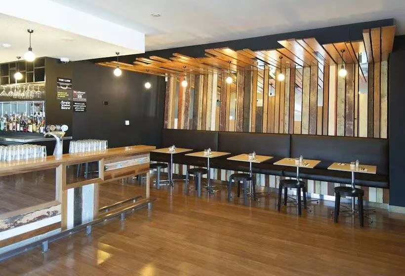 Отель Breakfree On Cashel, An Accor