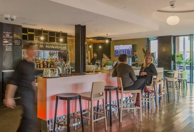 Отель Breakfree On Cashel, An Accor