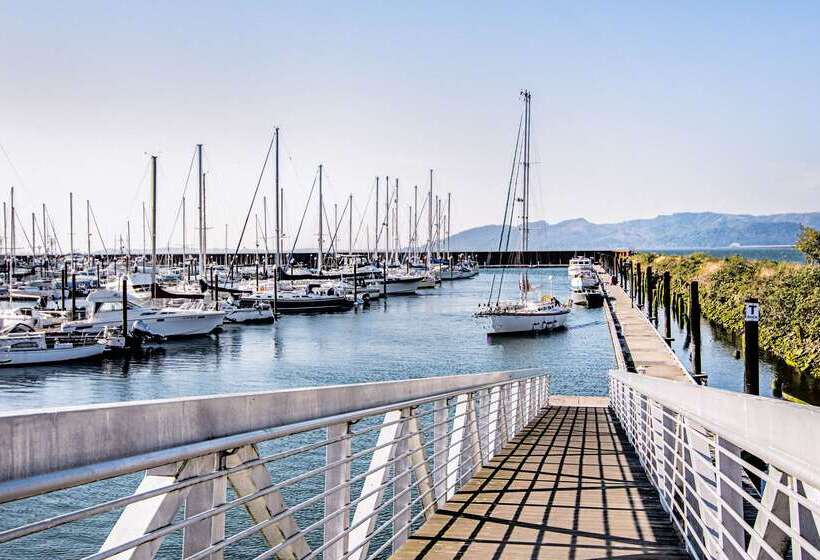 Best Western Columbia River Waterfront Hotel Astoria