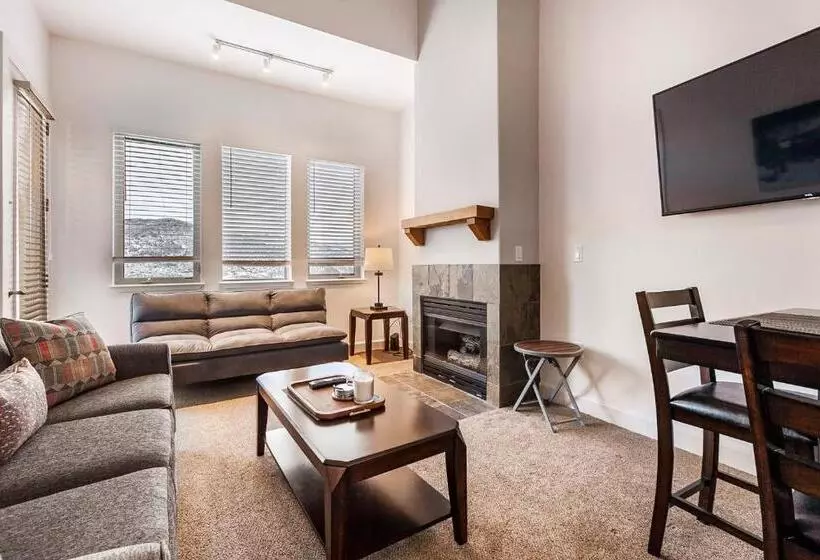 فندق Crestview Condominiums By All Seasons Resort Lodging