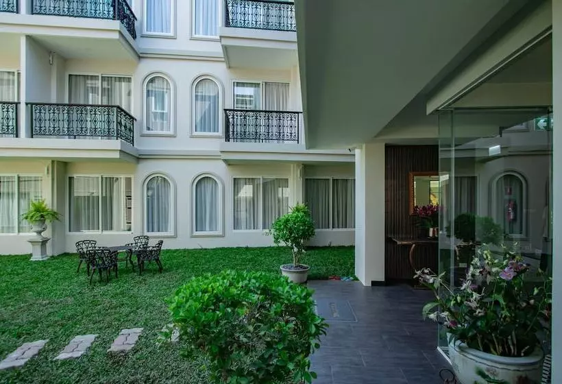 Отель Eurana Boutique