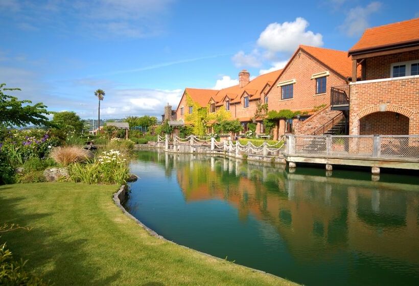 Отель Grand Arden Monaco Nelson