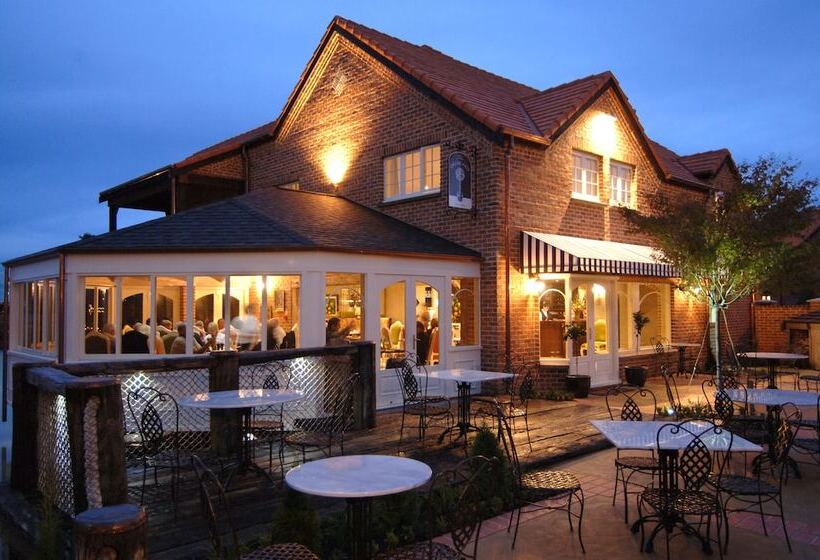 Отель Grand Arden Monaco Nelson